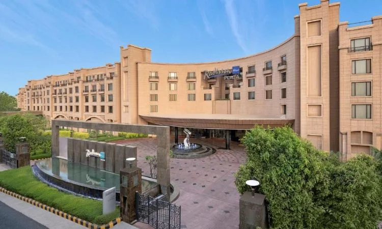 Radisson Blu Plaza Delhi Airport