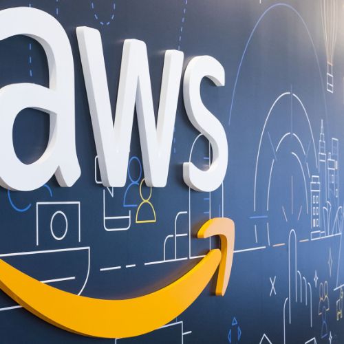 UAE’s e& Inks $1 Billion Cloud Partnership with AWS-thumnail