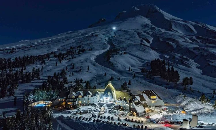 timberline lodge in mount hood, oregon