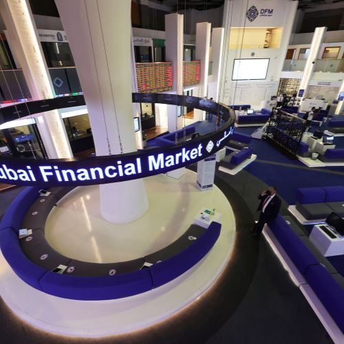 Dubai Stocks Surge to Decade-High Amid Regional Market Gains  -thumnail